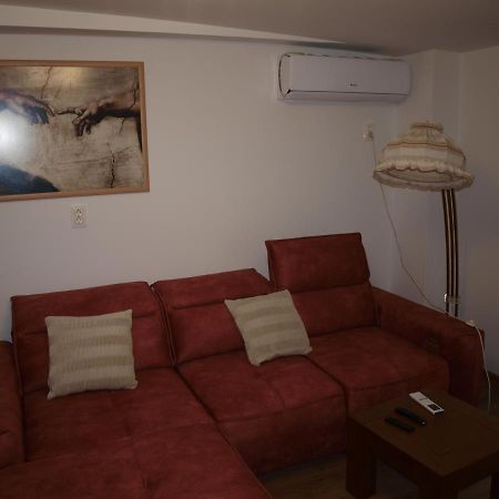 Amavera Apartment Târgu Jiu Esterno foto