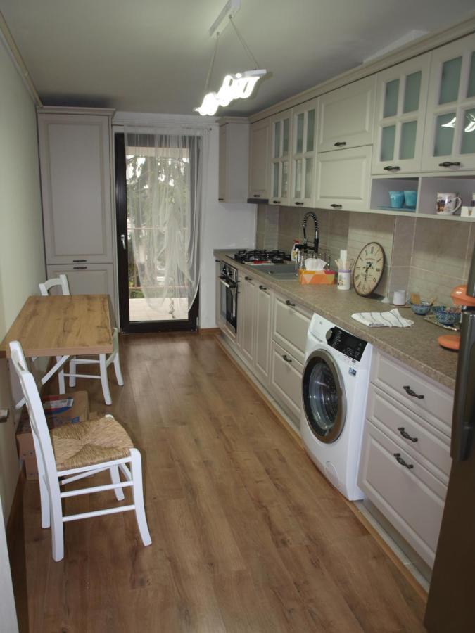 Amavera Apartment Târgu Jiu Esterno foto