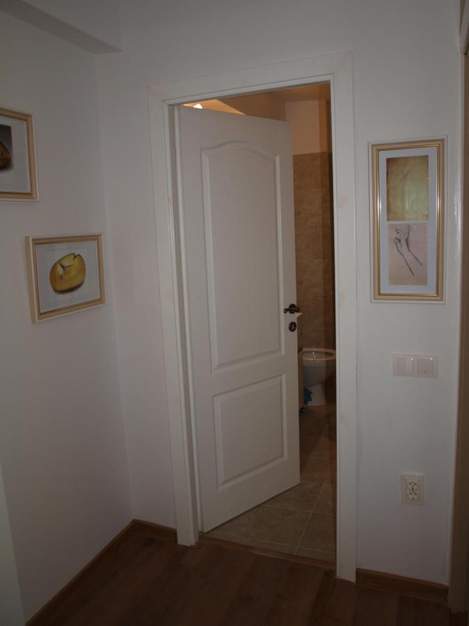 Amavera Apartment Târgu Jiu Esterno foto
