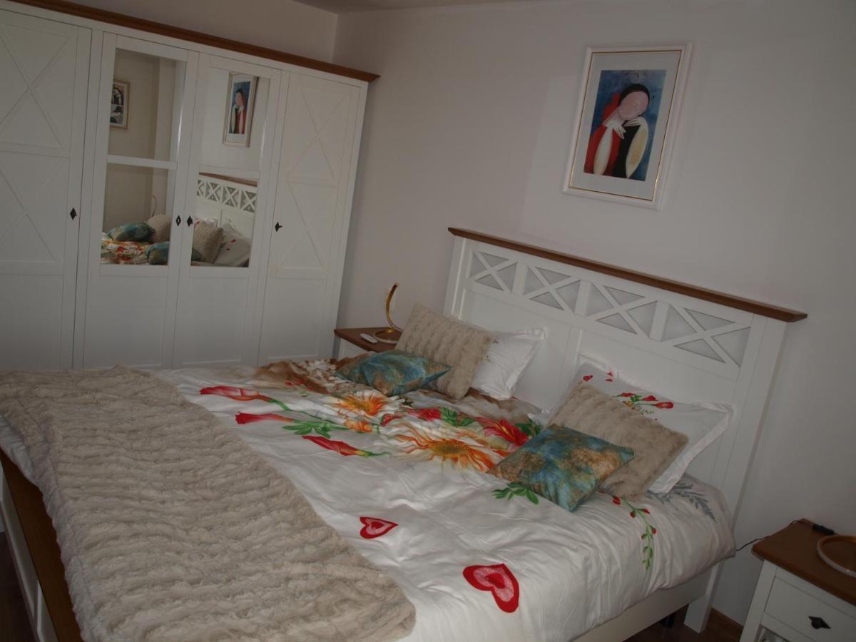 Amavera Apartment Târgu Jiu Esterno foto