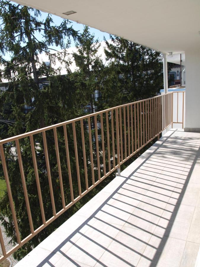 Amavera Apartment Târgu Jiu Esterno foto