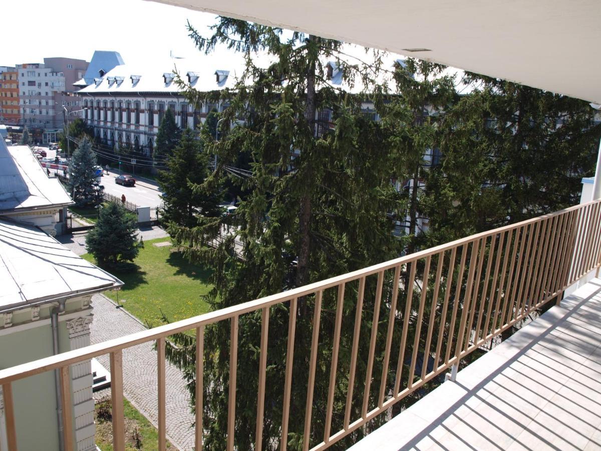 Amavera Apartment Târgu Jiu Esterno foto